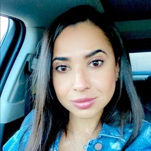 Meet your Posher, Leticia